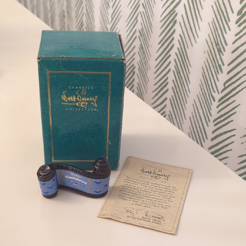 Walt Disney Classics Collection "Cinderella" Movie Title With COA